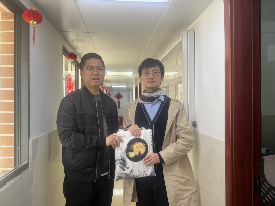 31路公交司機(jī)妥善保管失物，獲市民表?yè)P(yáng).jpg